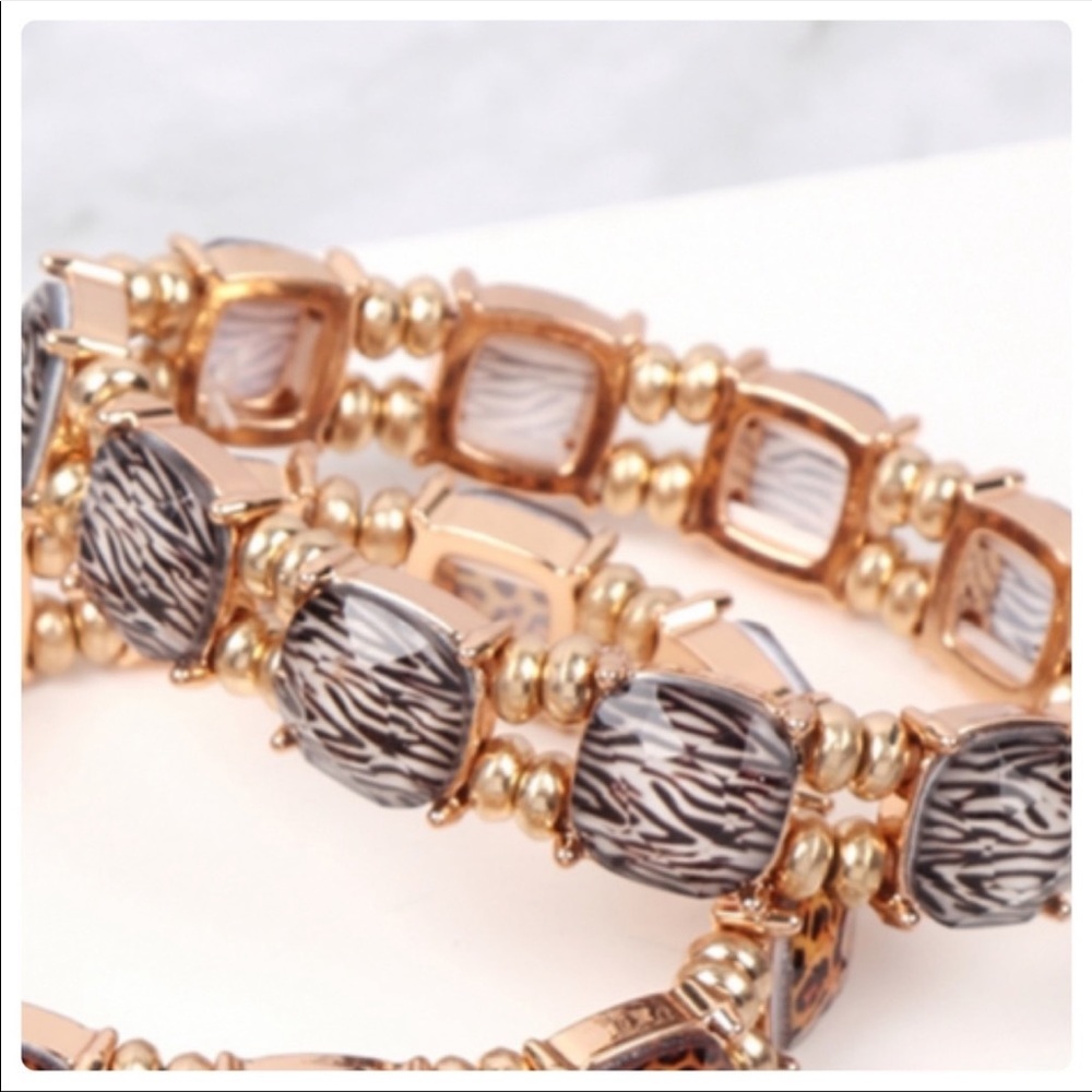 NWT ZEBRA 🦓 PRINT STRETCH BRACELET - Picture 2 of 4
